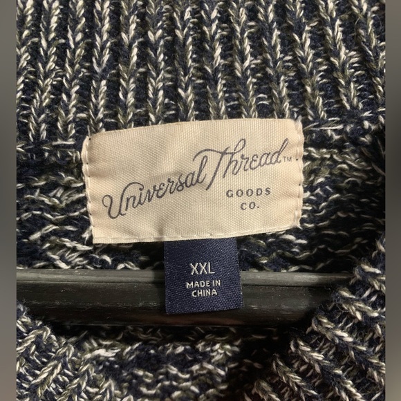 Universal threads sweater - Picture 3 of 3